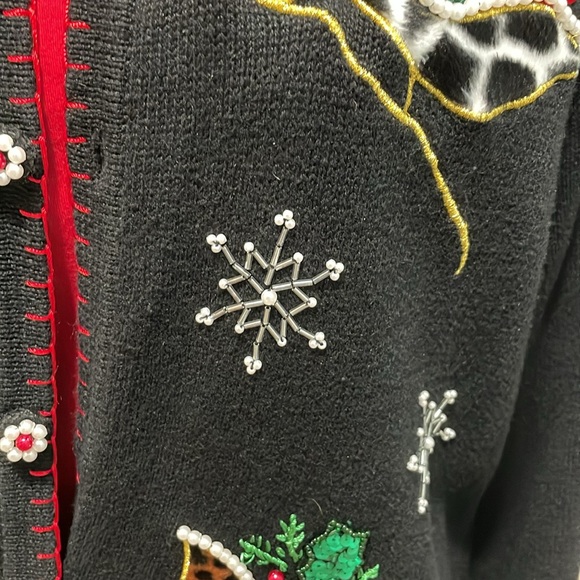 Christmas Sweater 🎄 - Picture 7 of 11